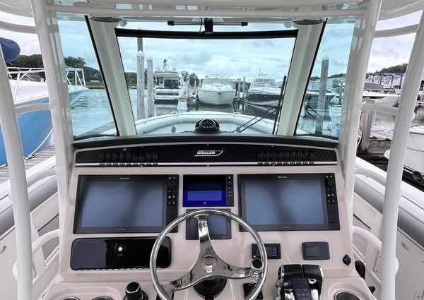 Boston-whaler 350-OUTRAGE image