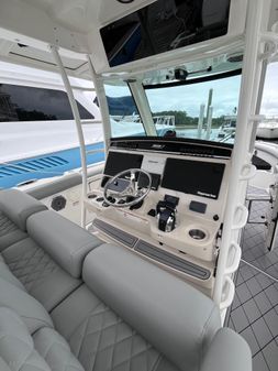 Boston Whaler 350 Outrage image