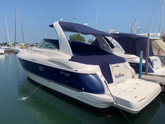 Cruisers Yachts 370 Express - main image