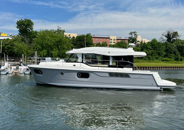 Beneteau 41-SWIFT-TRAWLER-SEDAN image