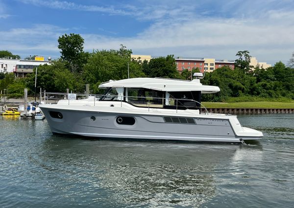 Beneteau 41-SWIFT-TRAWLER-SEDAN image