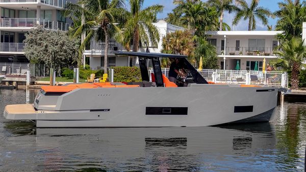 De Antonio Yachts D42