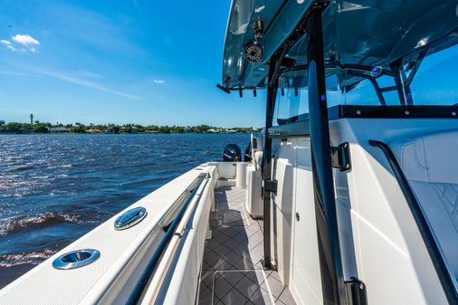 Fountain 38 Center Console image