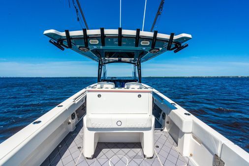 Fountain 38 Center Console image