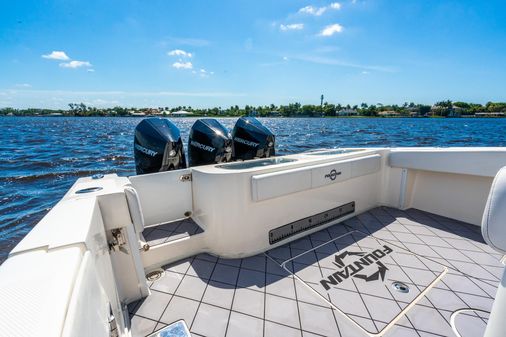 Fountain 38 Center Console image