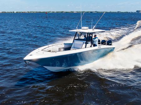 Fountain 38 Center Console image