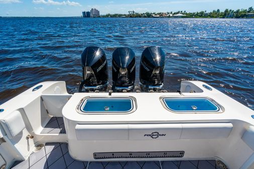 Fountain 38 Center Console image