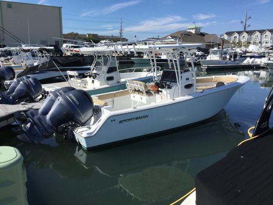 Sportsman Open 252 Center Console - main image