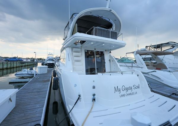 Meridian 411 Sedan image