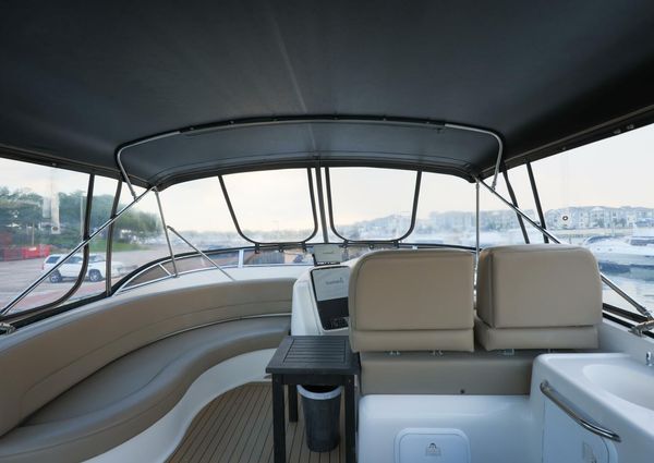 Meridian 411 Sedan image