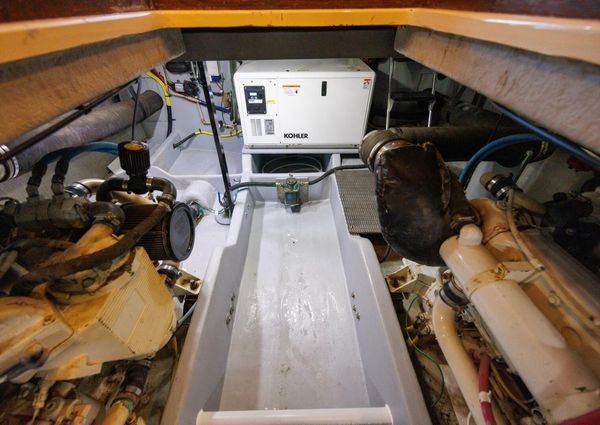 Meridian 411 Sedan image