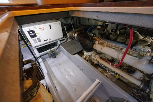 Meridian 411 Sedan image