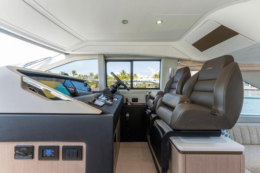 Azimut 50 Flybridge image