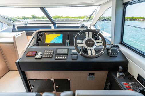 Azimut 50 Flybridge image