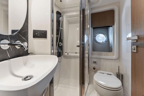 Azimut 50 Flybridge image