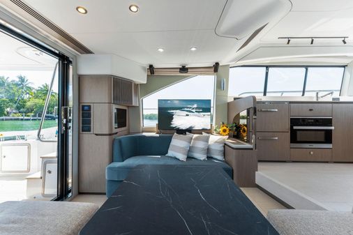 Azimut 50 Flybridge image