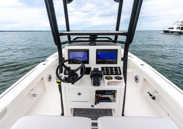 Caymas 281HB Center Console image
