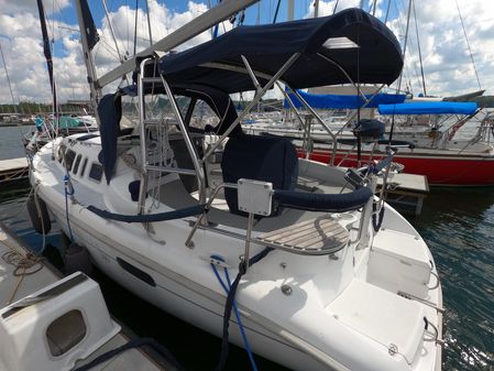 Hunter 340 image