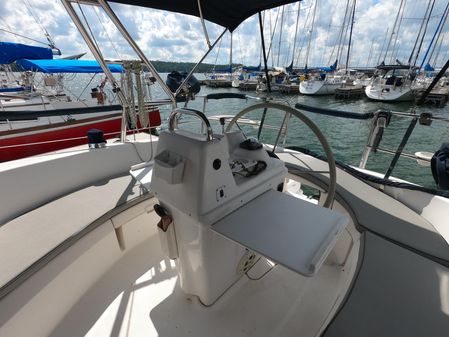 Hunter 340 image