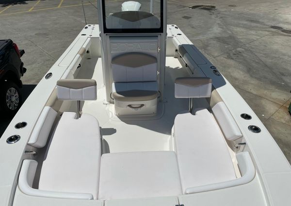 Robalo 246 Cayman image