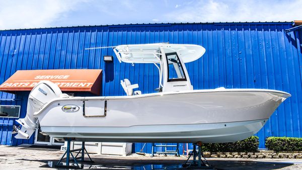 Sea Hunt Ultra 239 SE 