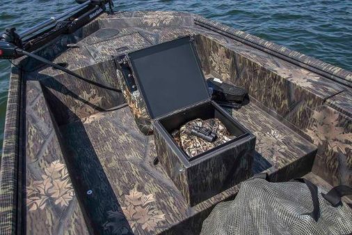 Crestliner 1657-OUTLOOK-SS image