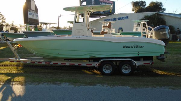 NauticStar 251 Hybrid