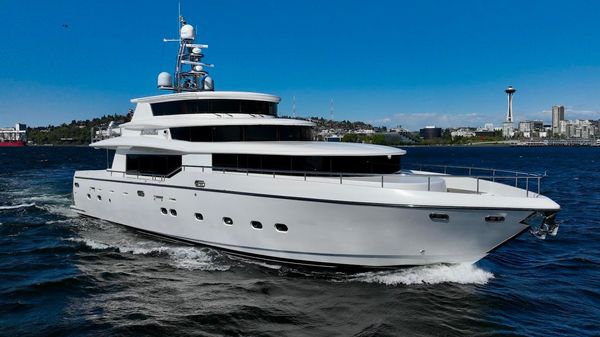 Johnson Motor Yacht 