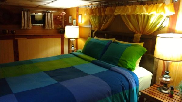 DeFever 57 POC MY Custom Liveaboard image