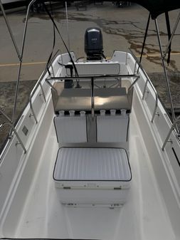 Boston Whaler MONTAUK image