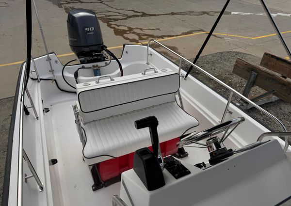 Boston Whaler MONTAUK image