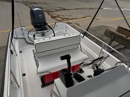 Boston Whaler MONTAUK image