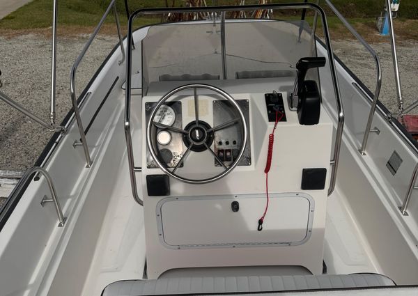 Boston Whaler MONTAUK image