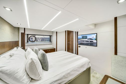 Sunseeker Predator 50 image