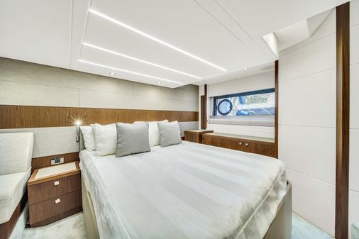 Sunseeker Predator 50 image