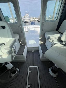 Parker 2520-XLD-SPORT-CABIN image