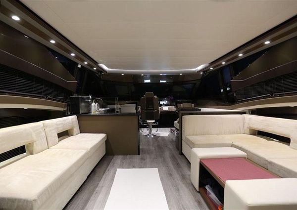 Marquis 630 Sport Yacht image