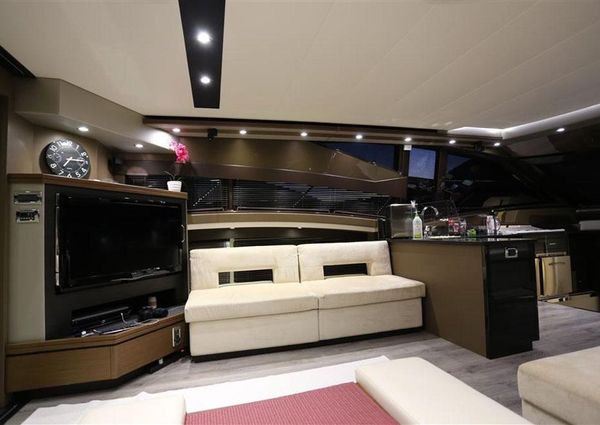 Marquis 630 Sport Yacht image