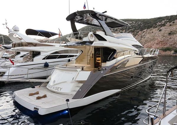 Marquis 630 Sport Yacht image