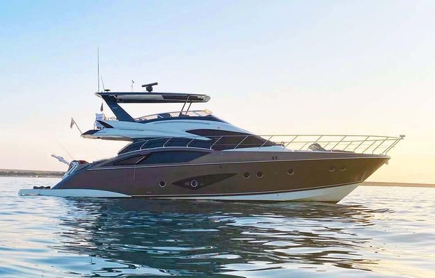 Marquis 630 Sport Yacht - main image