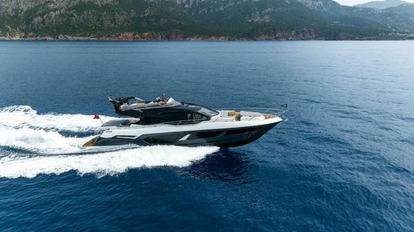 Sunseeker 75 Sport Yacht 
