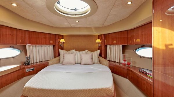 Princess Yachts V70 image