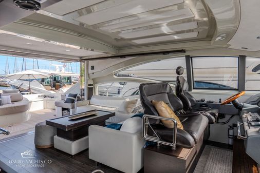 Azimut 62S image