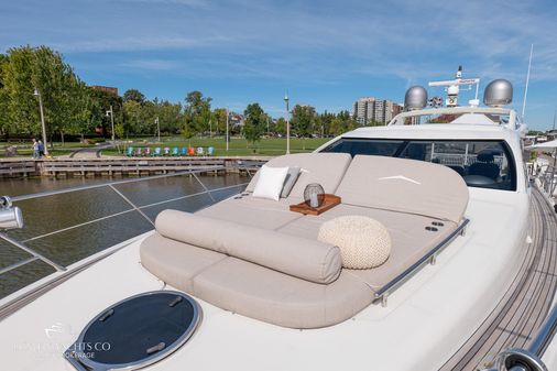 Azimut 62S image