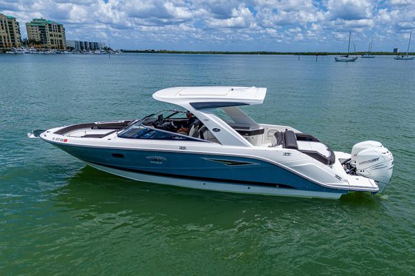 Sea Ray 31 SLX - main image