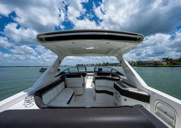 Sea Ray 31 SLX image