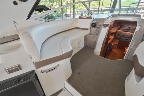 Cruisers Yachts 330 Express image