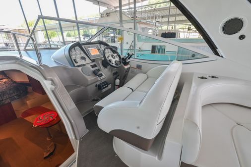 Cruisers Yachts 330 Express image