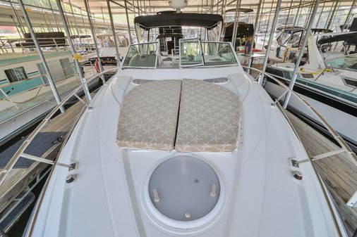 Cruisers Yachts 330 Express image