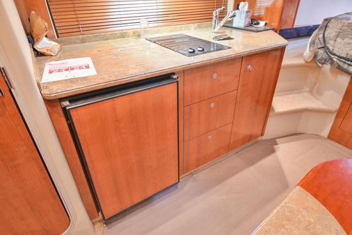 Cruisers Yachts 330 Express image